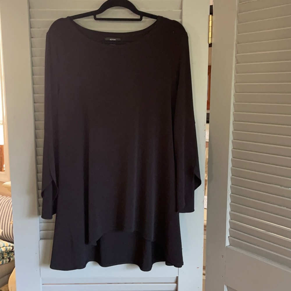 Black Tunic Slit Bell Sleeve